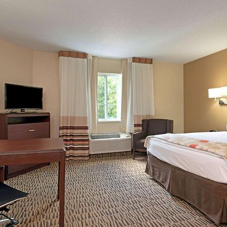 Mainstay Suites Detroit Фармингтон-Хиллз Экстерьер фото