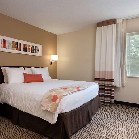 Mainstay Suites Detroit Фармингтон-Хиллз Экстерьер фото