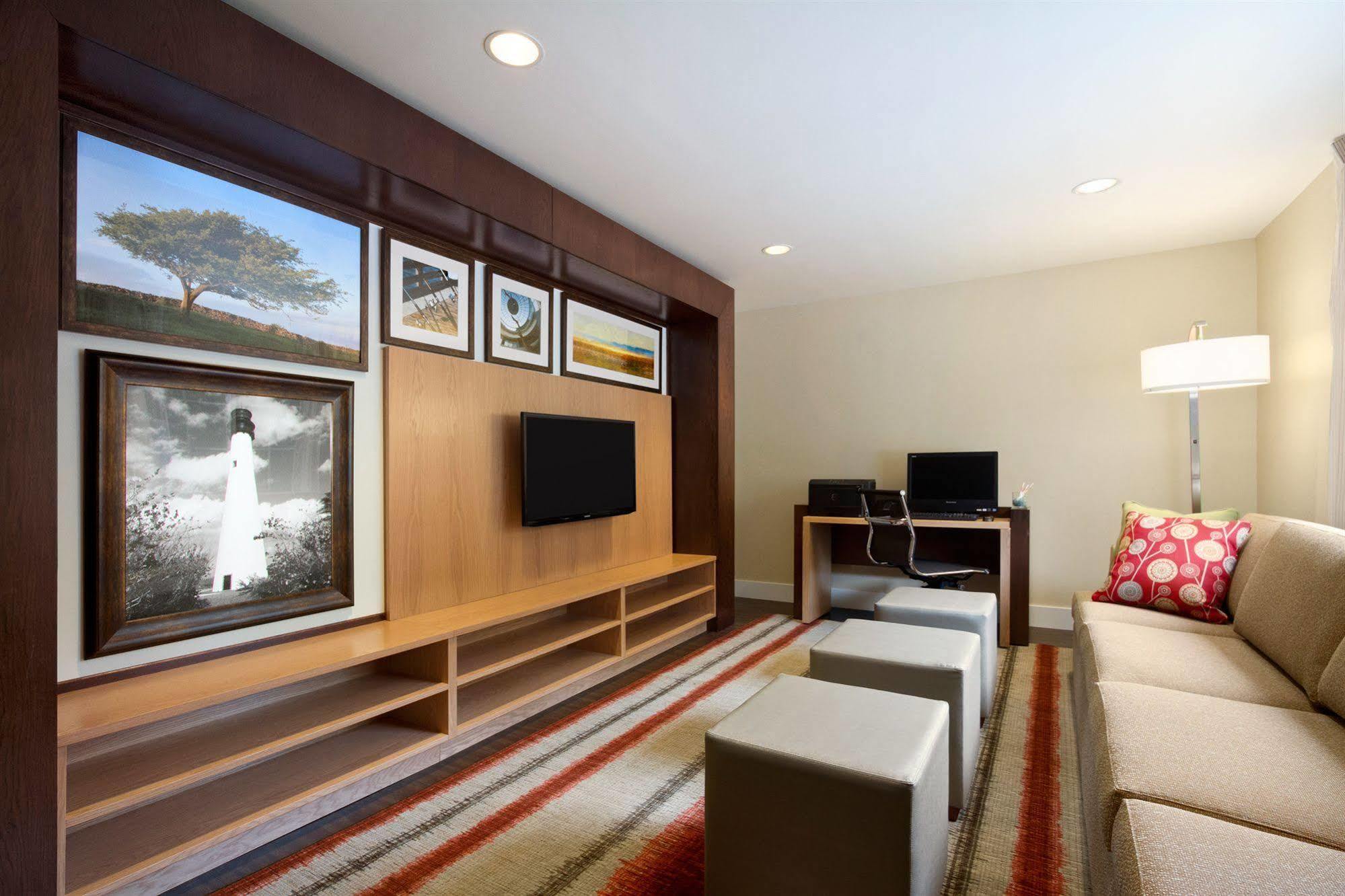 Mainstay Suites Detroit Фармингтон-Хиллз Экстерьер фото